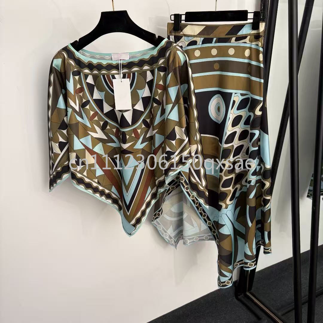 Streetwear Brand Logos - Luxury Design Women's Black Cloak Dress